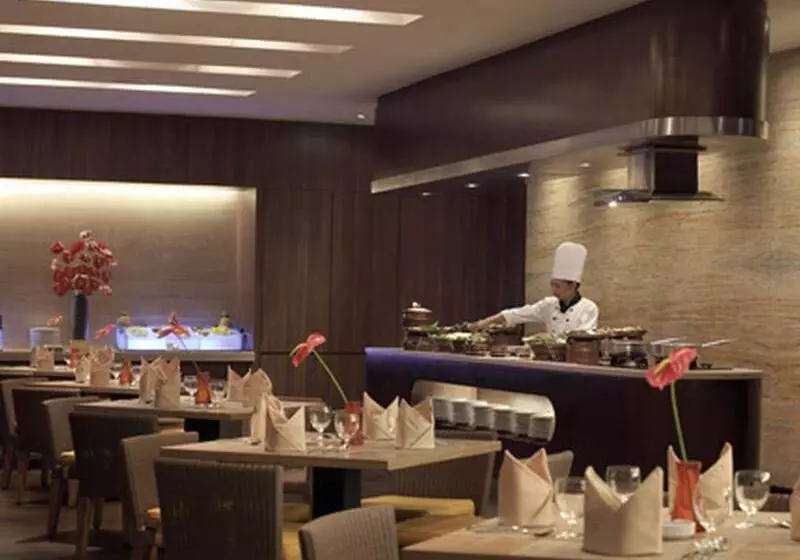 Отель Santika Pandegiling Surabaya