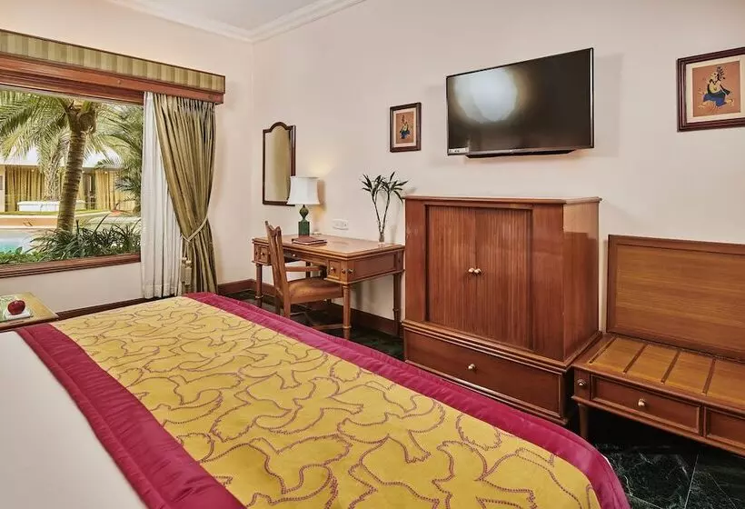 هتل The Ummed Ahmedabad Airport