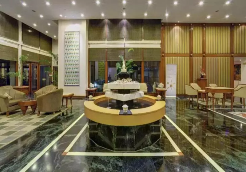 هتل The Ummed Ahmedabad Airport