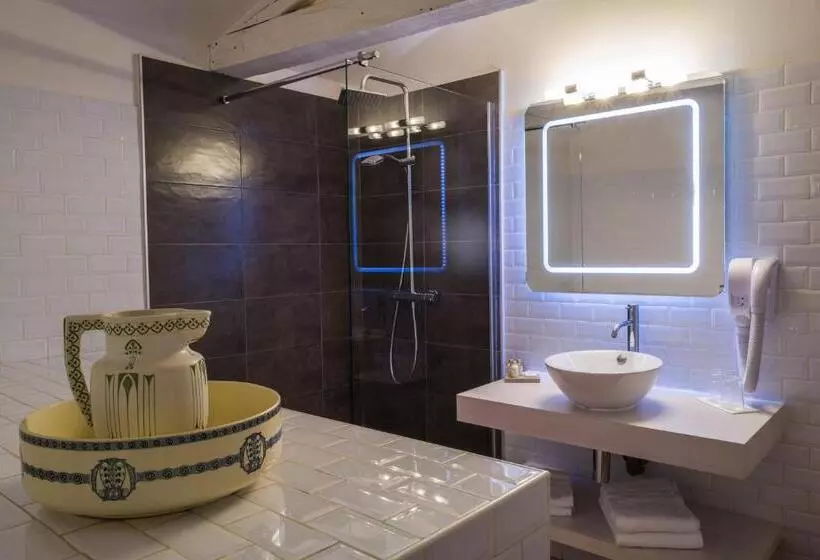 Hotelli La Maison Des Peyrat