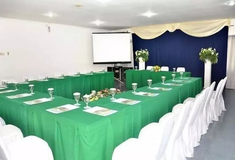 Hotel Bahari Inn Tegal