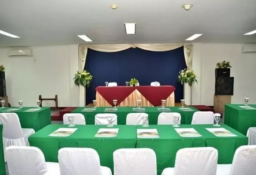 Hotel Bahari Inn Tegal