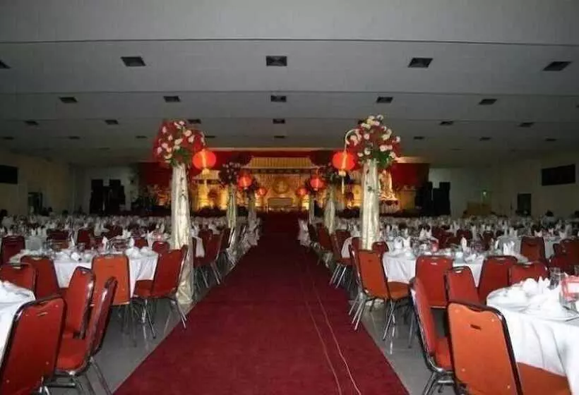 Hotel Bahari Inn Tegal