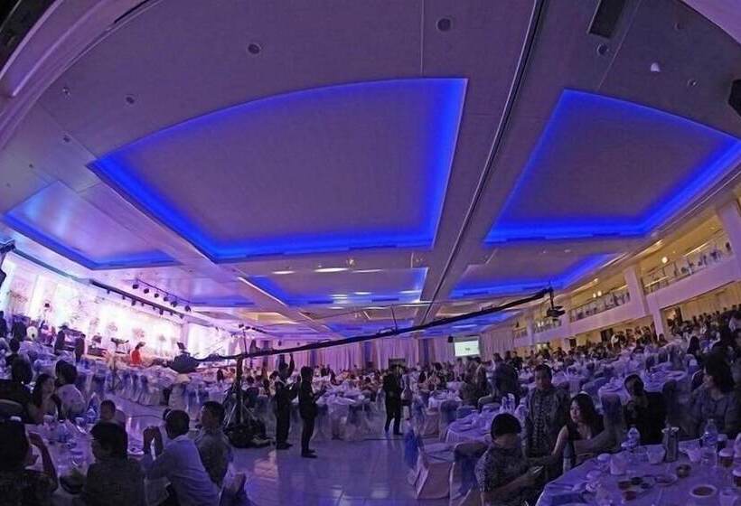 בית מלון כפרי Bahari Inn Tegal