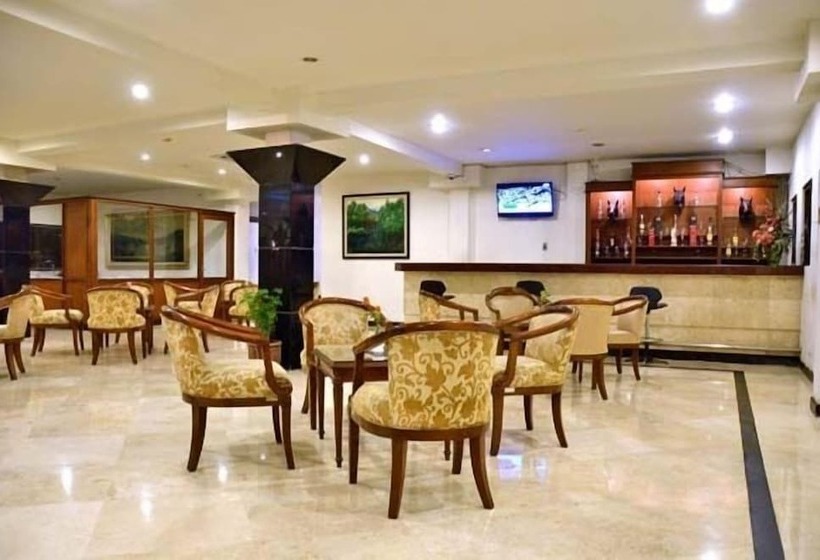 בית מלון כפרי Bahari Inn Tegal