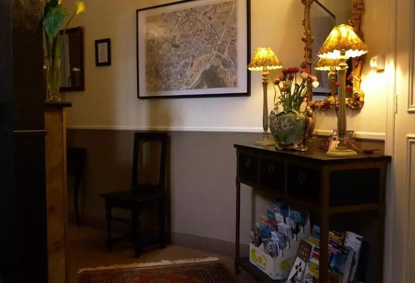 ホテル Hôtel Le Bretagne