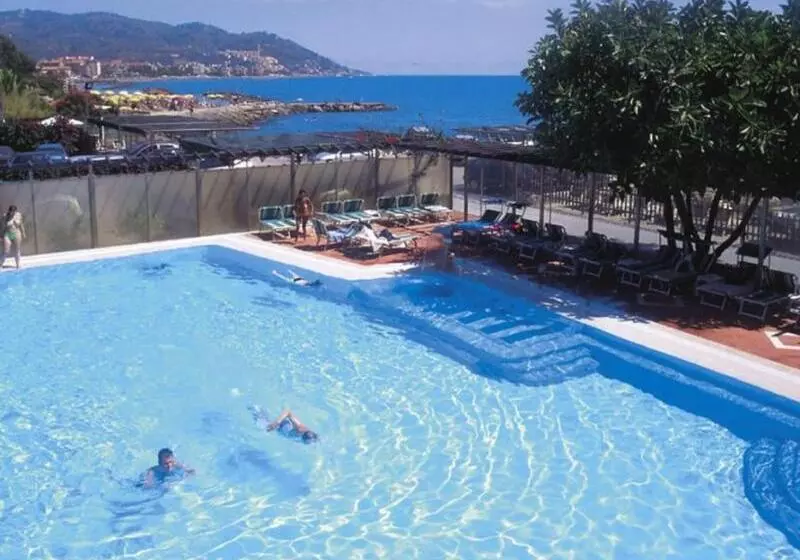 Отель Bellevue Et Mediterranée