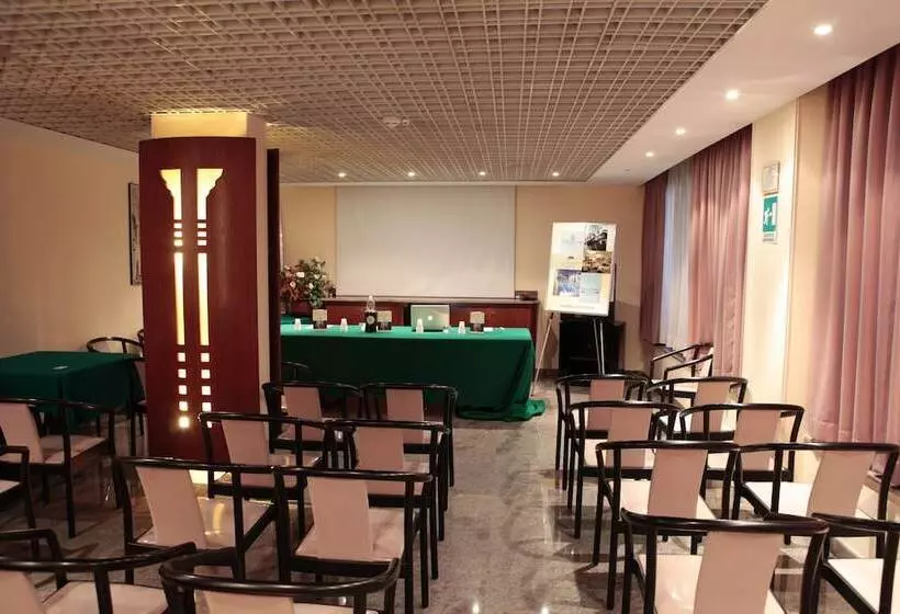 Отель Cristal Palace