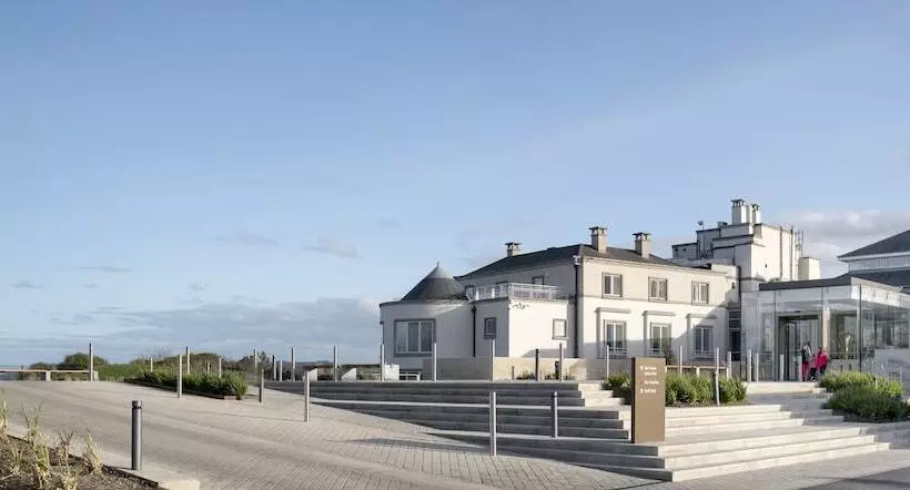 Отель Portmarnock Resort & Jameson Golf Links