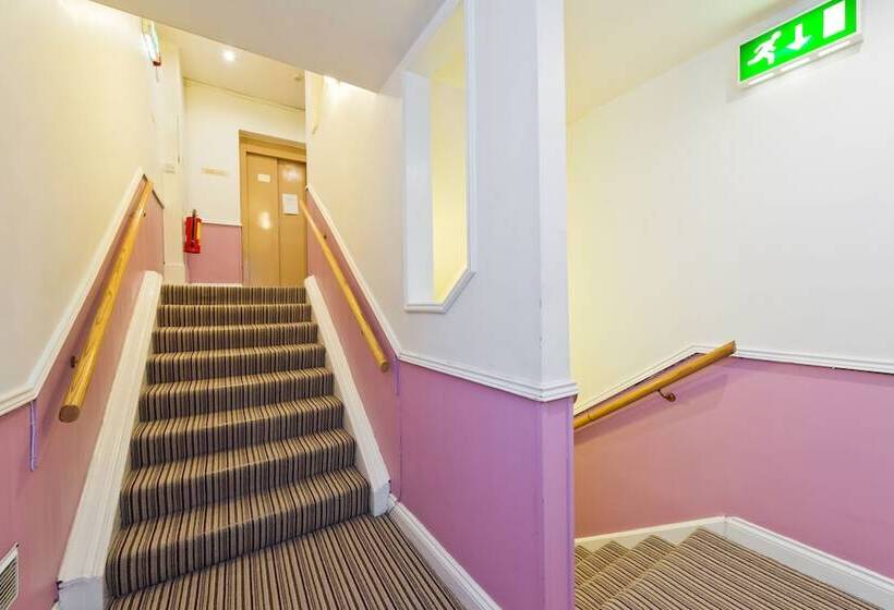 בית מלון כפרי Riverhouse