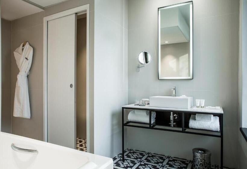 בית מלון כפרי Louvrelens  Esprit De France