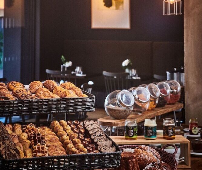 בית מלון כפרי Louvrelens  Esprit De France