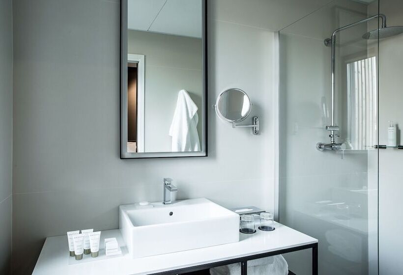 בית מלון כפרי Louvrelens  Esprit De France