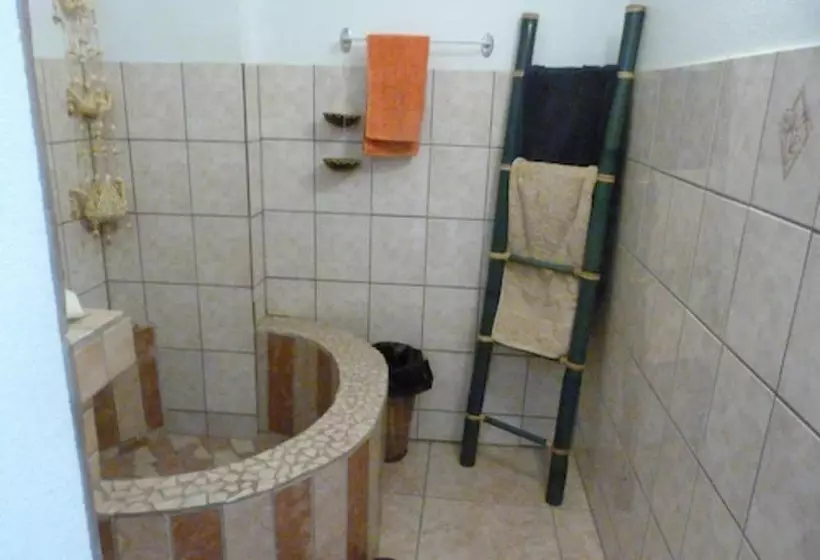 Hotelli Bora Vaite Lodge