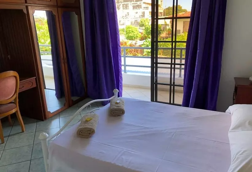 پانسیون Ahitea Lodge