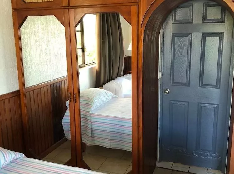 پانسیون Ahitea Lodge