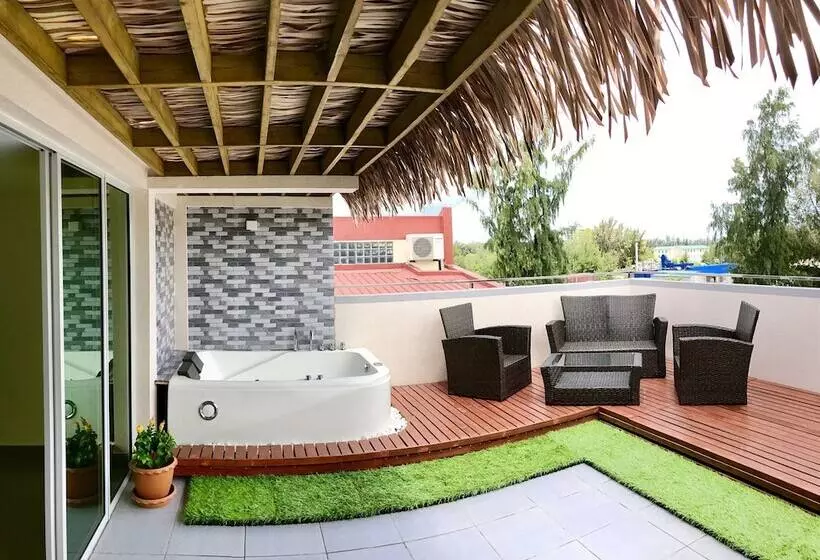 پانسیون The Orca