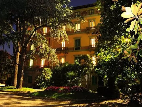 Отель Grand & La Pace