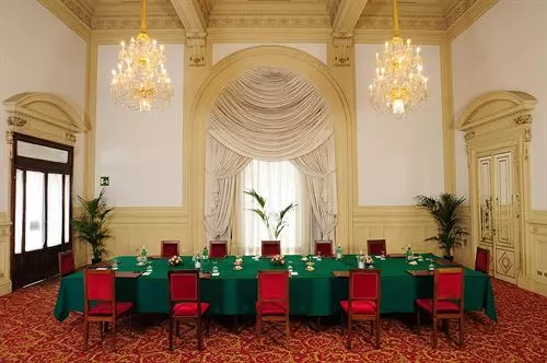 Отель Grand & La Pace