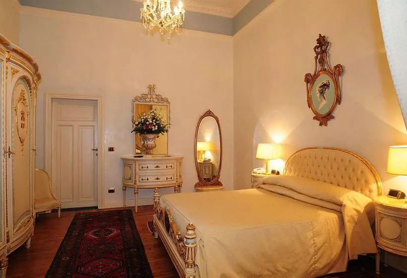 Отель Grand & La Pace