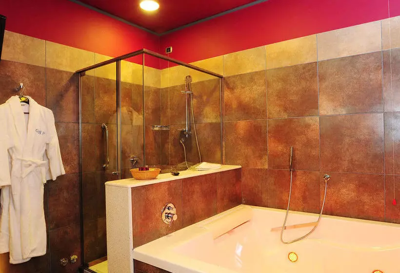 Отель Grand & La Pace