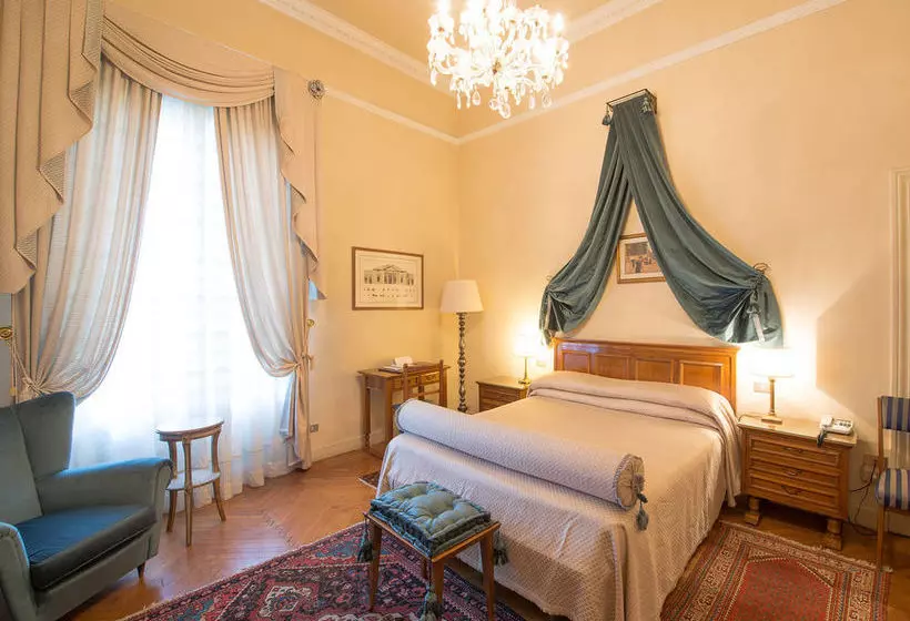 Отель Grand & La Pace