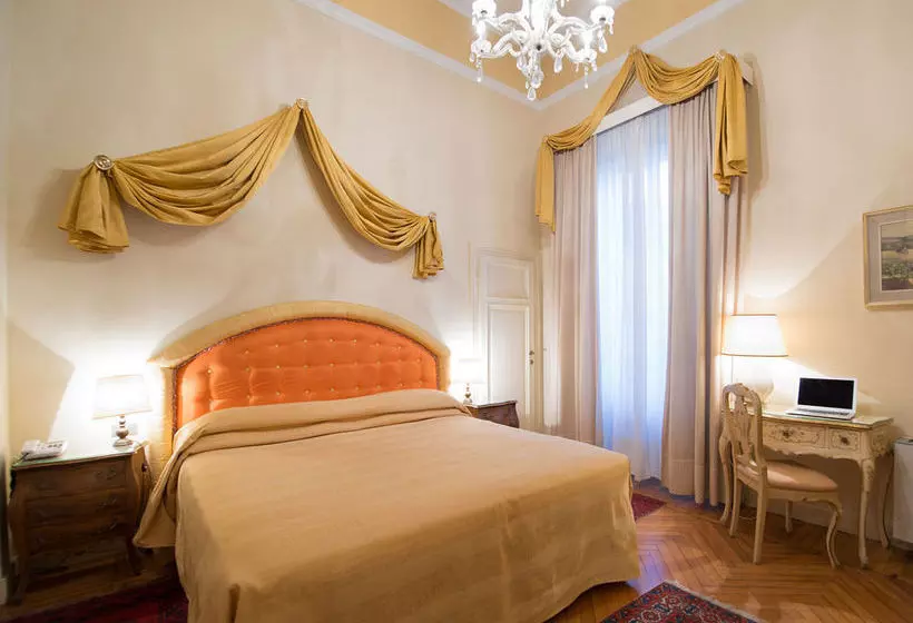 Отель Grand & La Pace