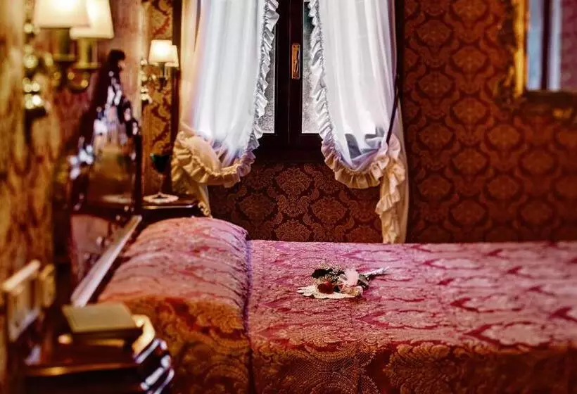 هتل Antica Locanda Sturion Residenza D Epoca