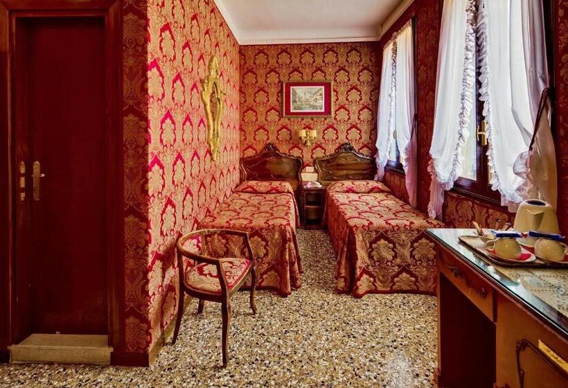 Hotel Antica Locanda Sturion Residenza D Epoca