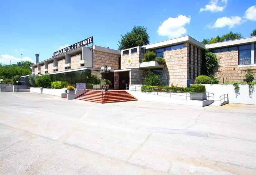 هتل Garden Terni