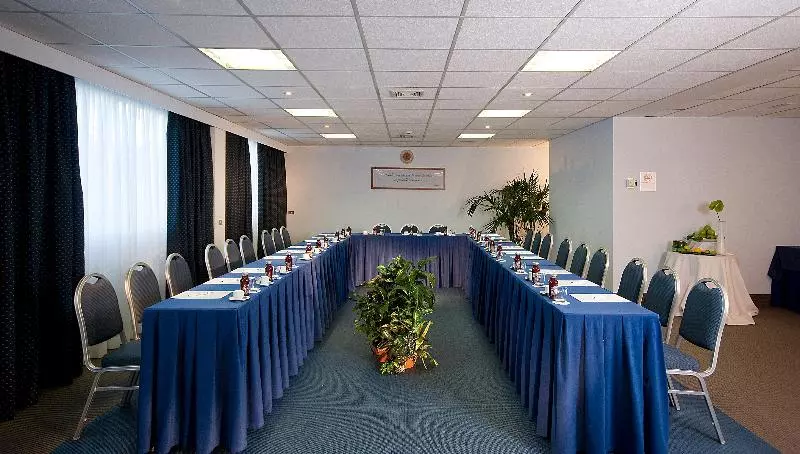 Hotel Holiday Inn Rome Eur Parco Dei Medici, An Ihg