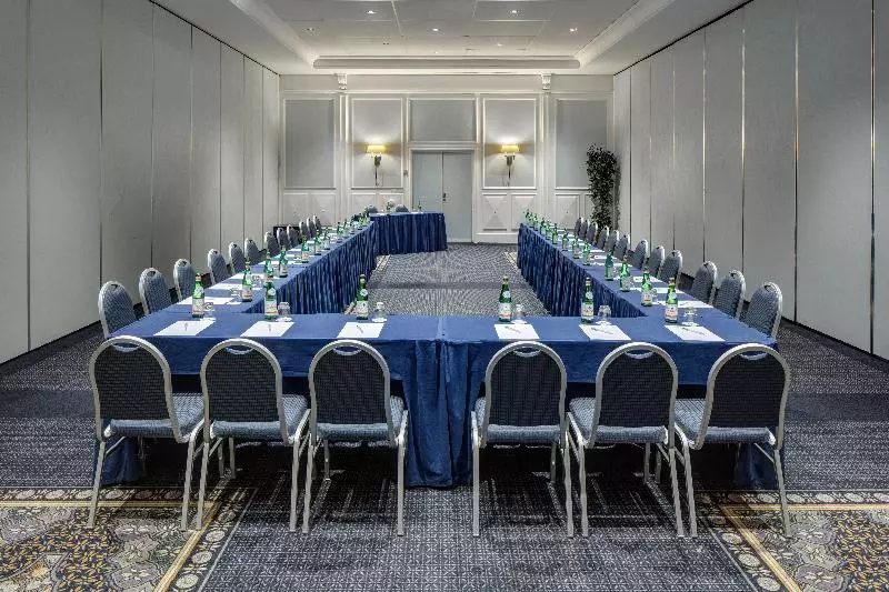 Hotel Holiday Inn Rome Eur Parco Dei Medici, An Ihg