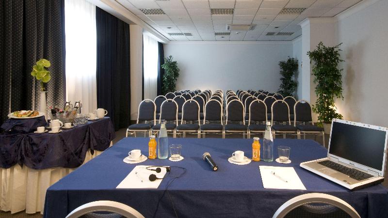 Hotel Holiday Inn Rome Eur Parco Dei Medici, An Ihg