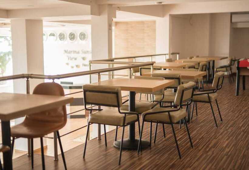 Hotel Icom Marina Sea View