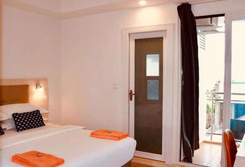 Hotel Icom Marina Sea View