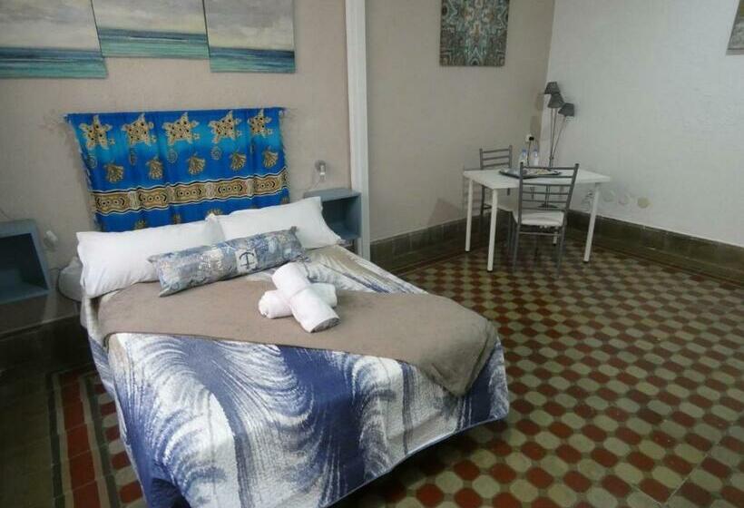 ペンション Eucalipto Hostel