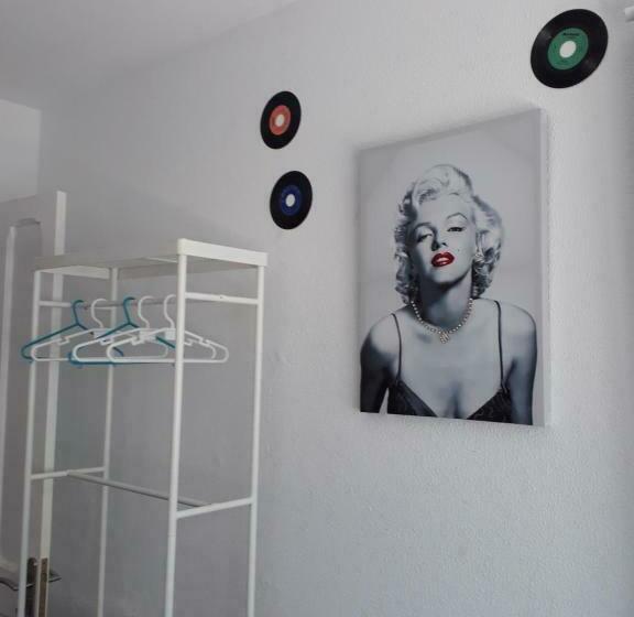 ペンション Eucalipto Hostel