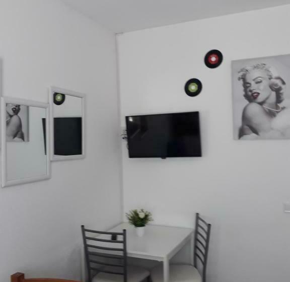 ペンション Eucalipto Hostel