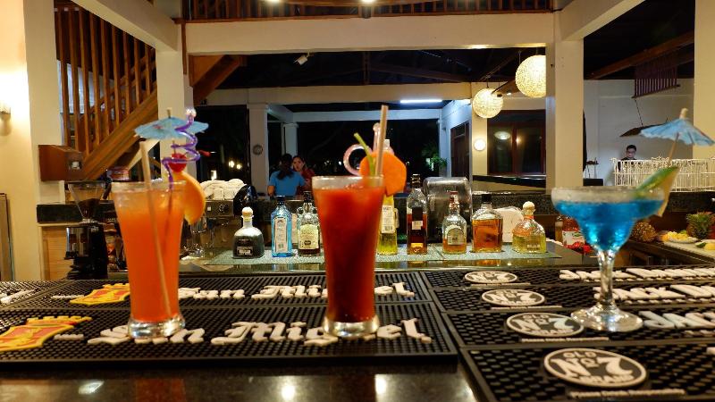 Kahuna Hotel, Cafe And Restaurant