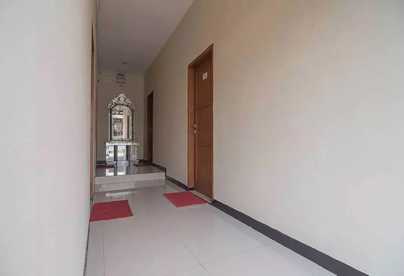 ペンション Reddoorz @ Maribaya Street 2