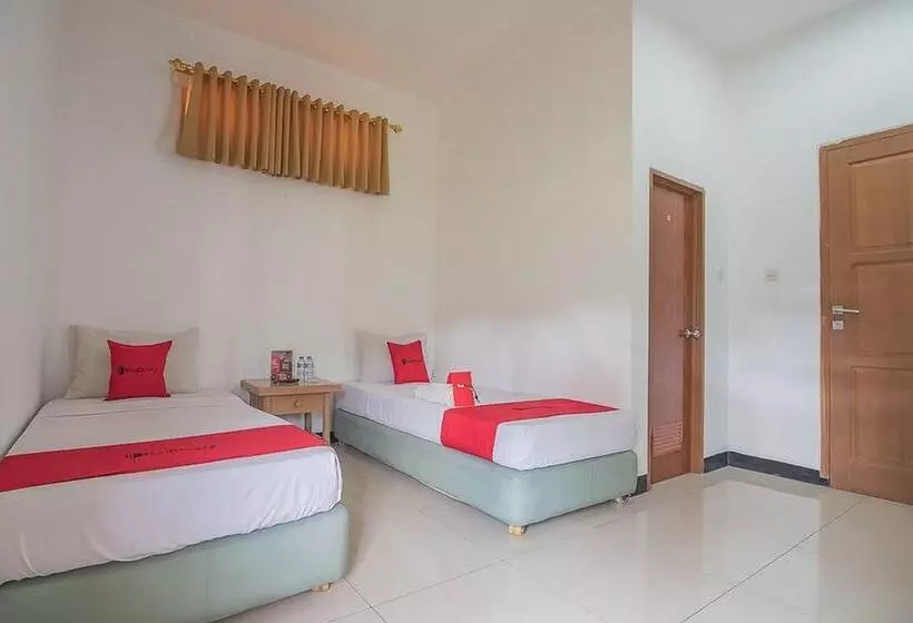 ペンション Reddoorz @ Maribaya Street 2