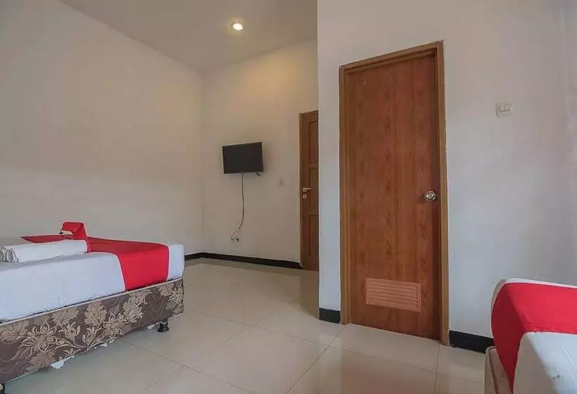 ペンション Reddoorz @ Maribaya Street 2