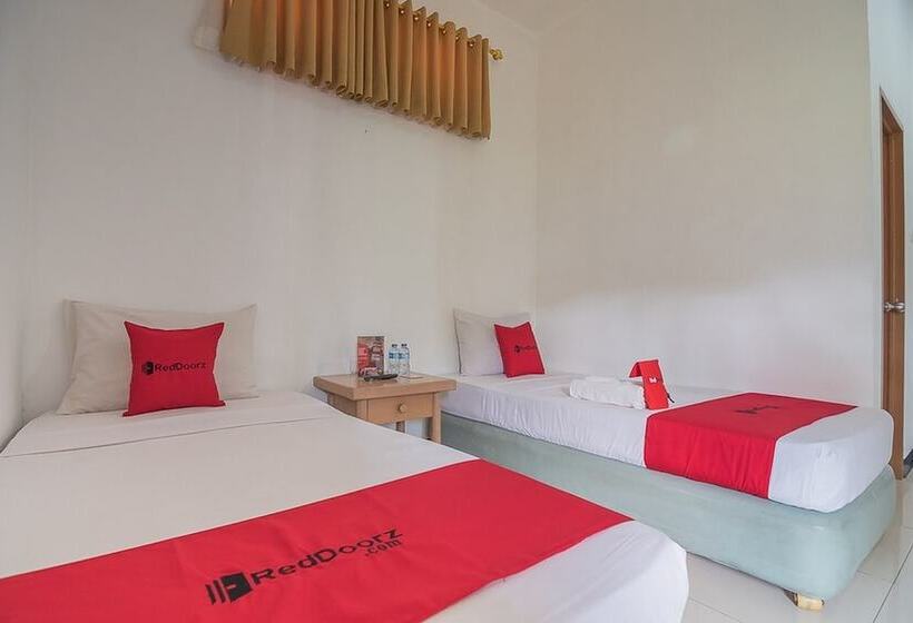 펜션 Reddoorz @ Maribaya Street 2