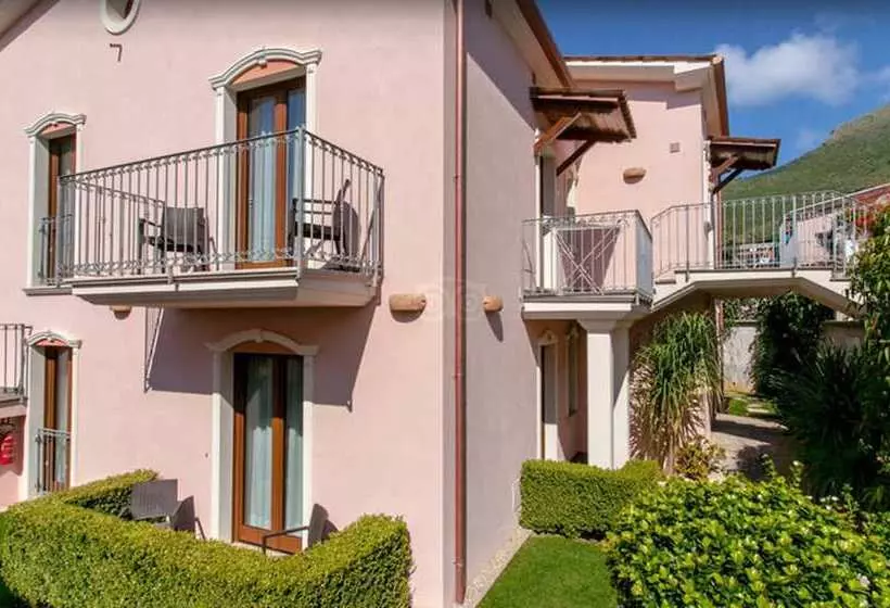 호텔 Ristorante Borgo La Tana