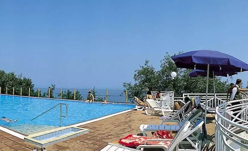 هتل Suisse Thermal Village