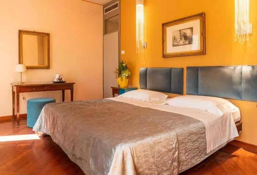 ホテル Terme Salvarola