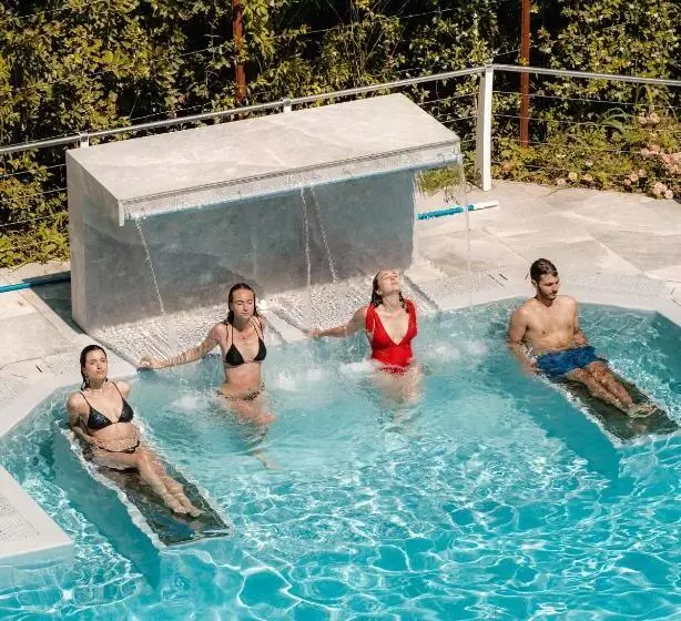 ホテル Terme Salvarola