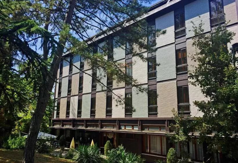 ホテル Terme Salvarola