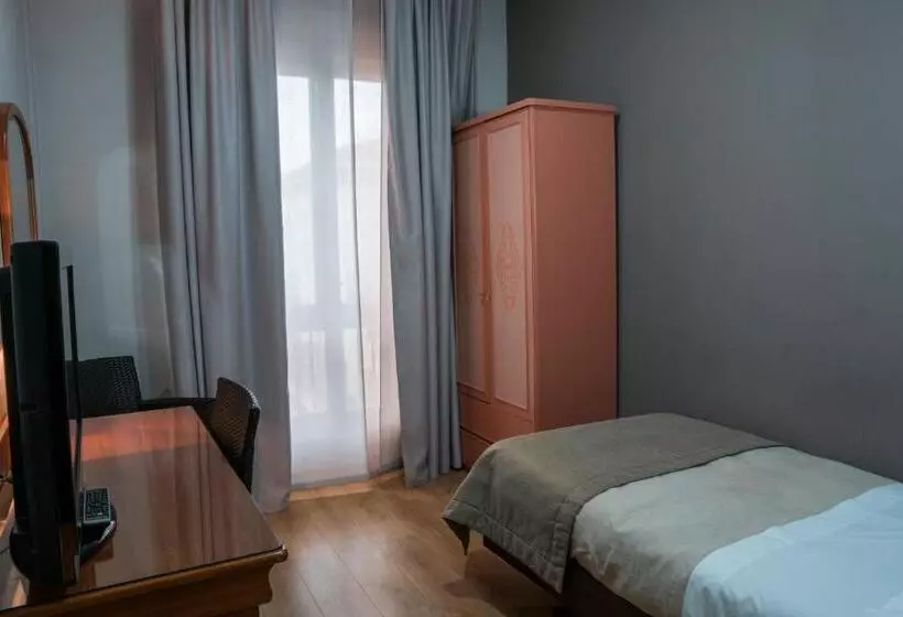 ホテル Terme Salvarola