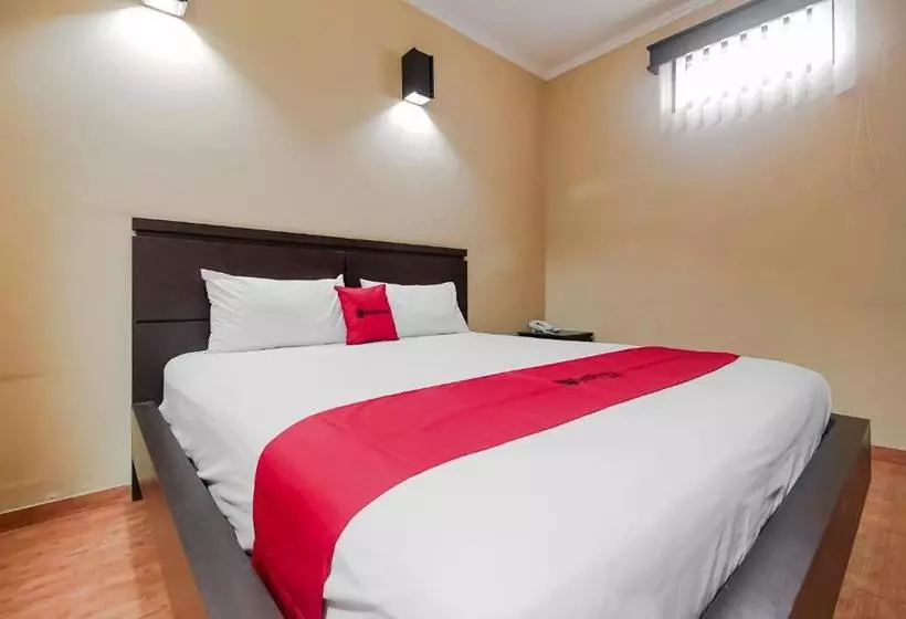 Majatalo Reddoorz Near Pantai Tanjung Pendam